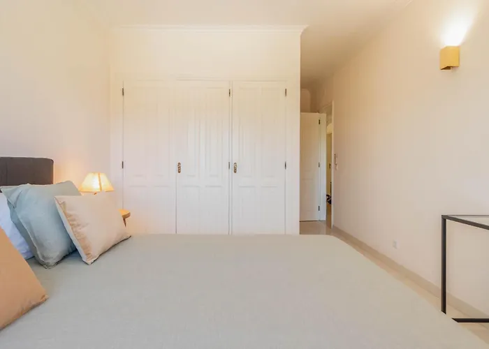 Central Cascais Apartment With Private Parking