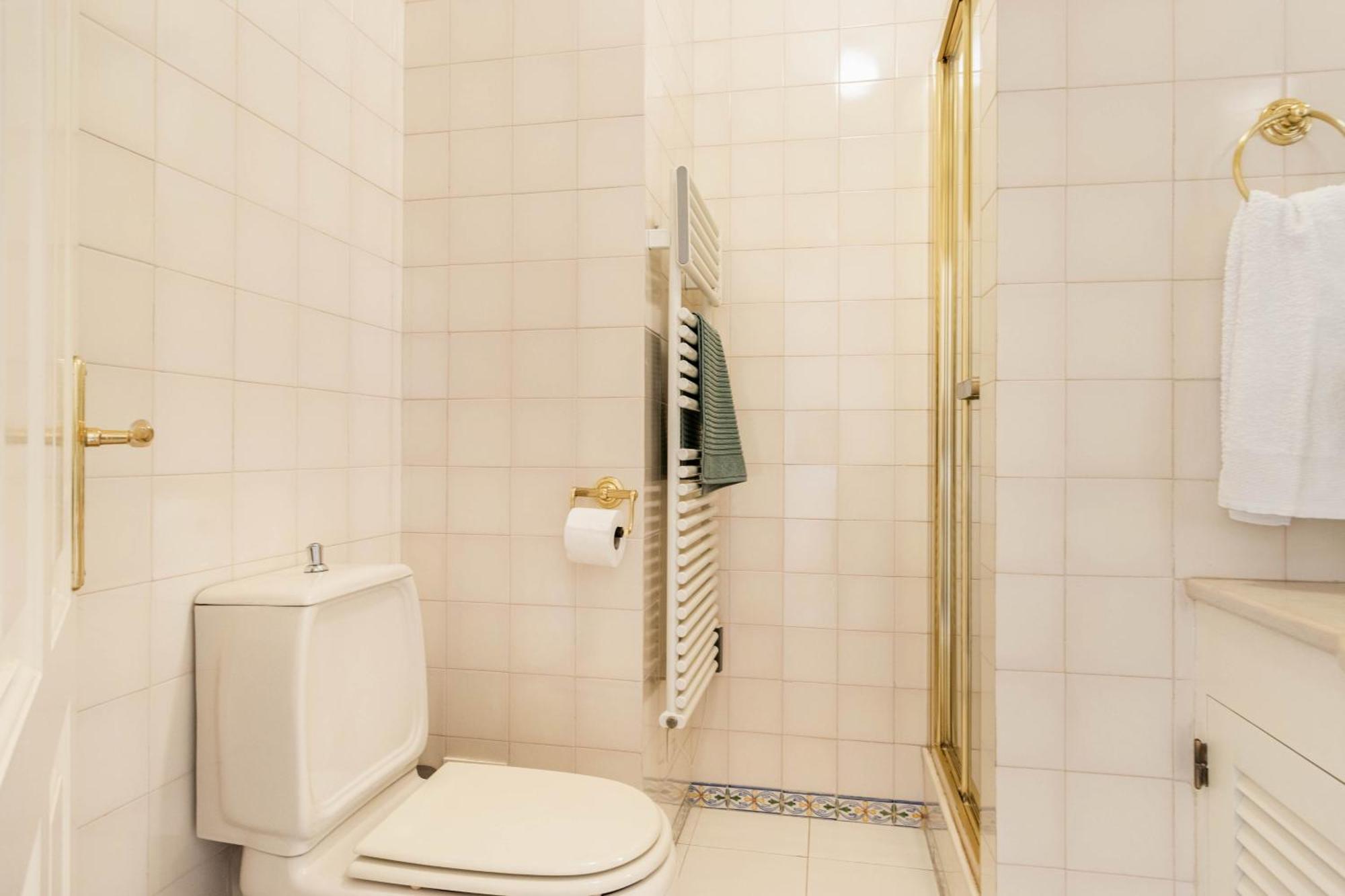With Private Parking Apartment
