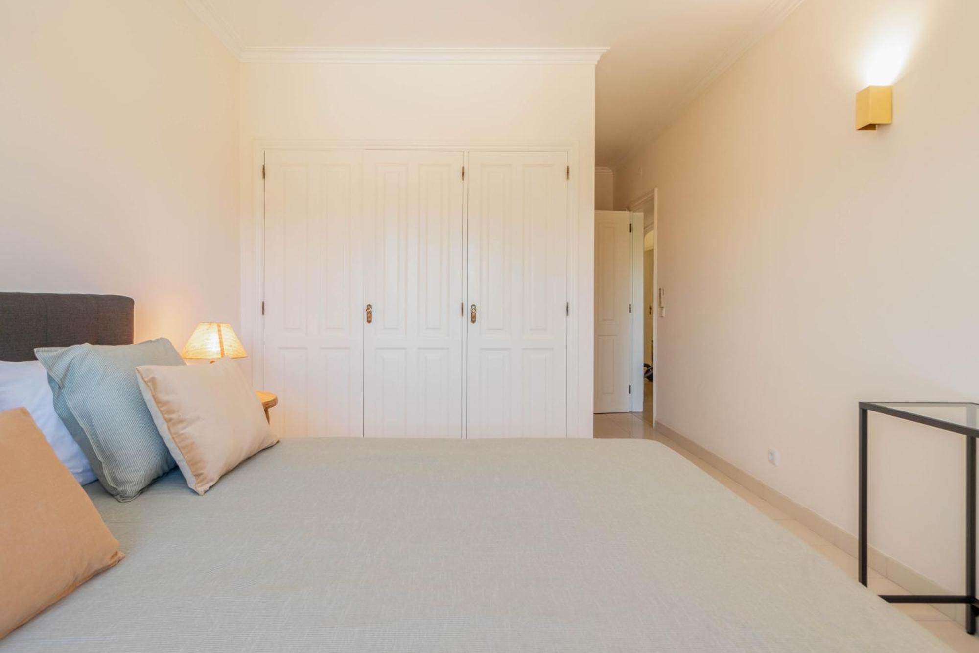 Apartamento With Private Parking Cascaes