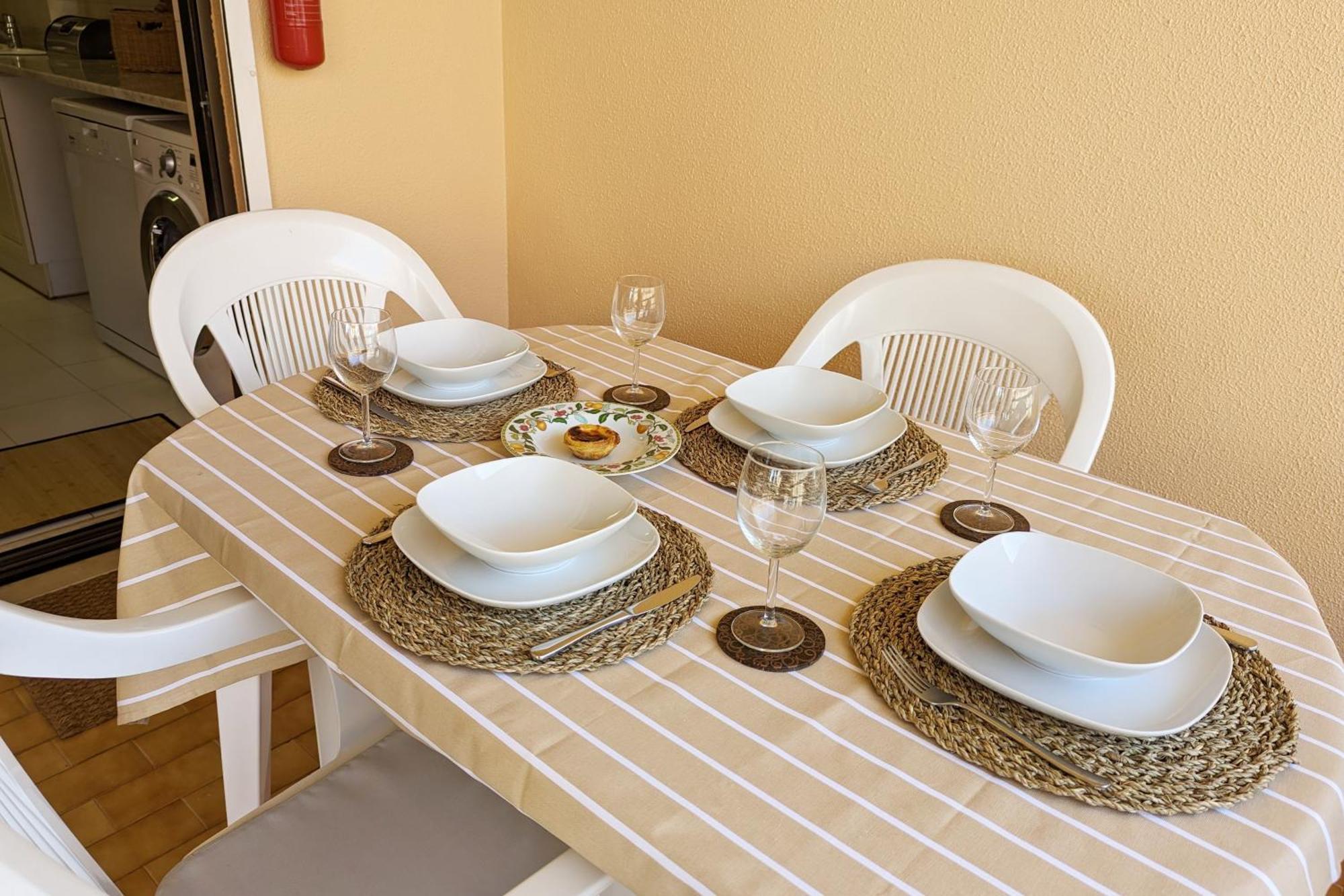 Apartamento With Private Parking