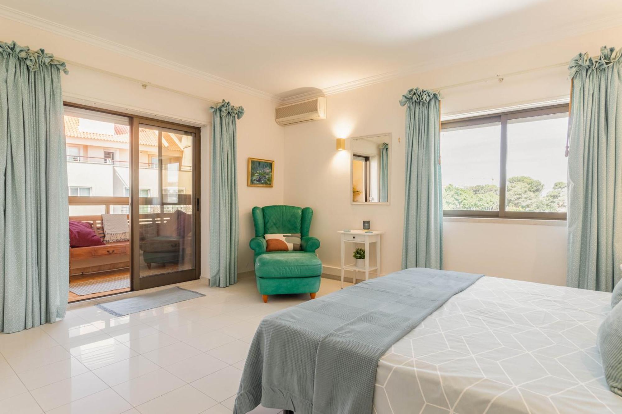 With Private Parking Apartment
