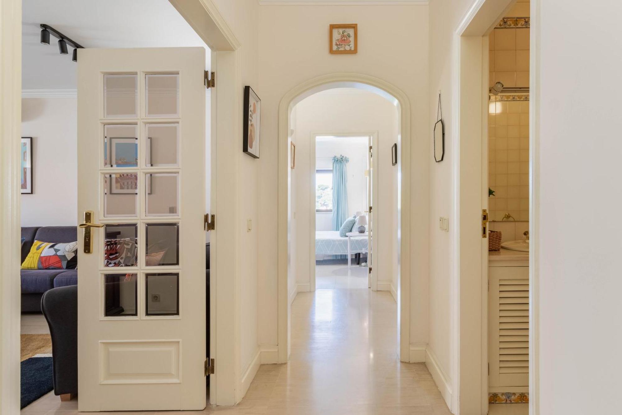 With Private Parking Apartment *