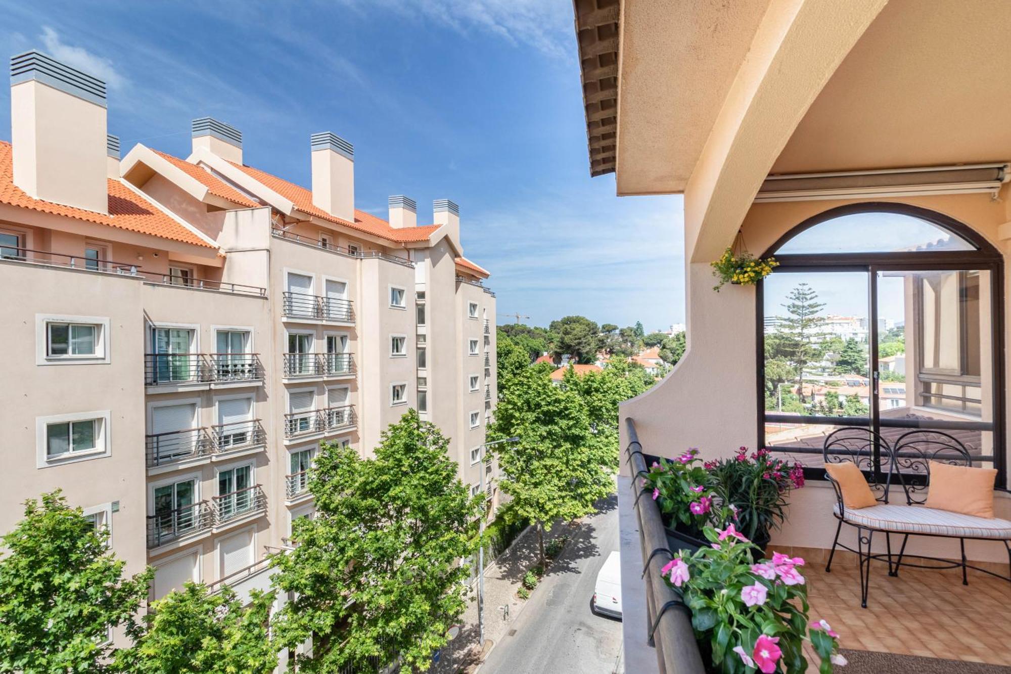 Apartment With Private Parking