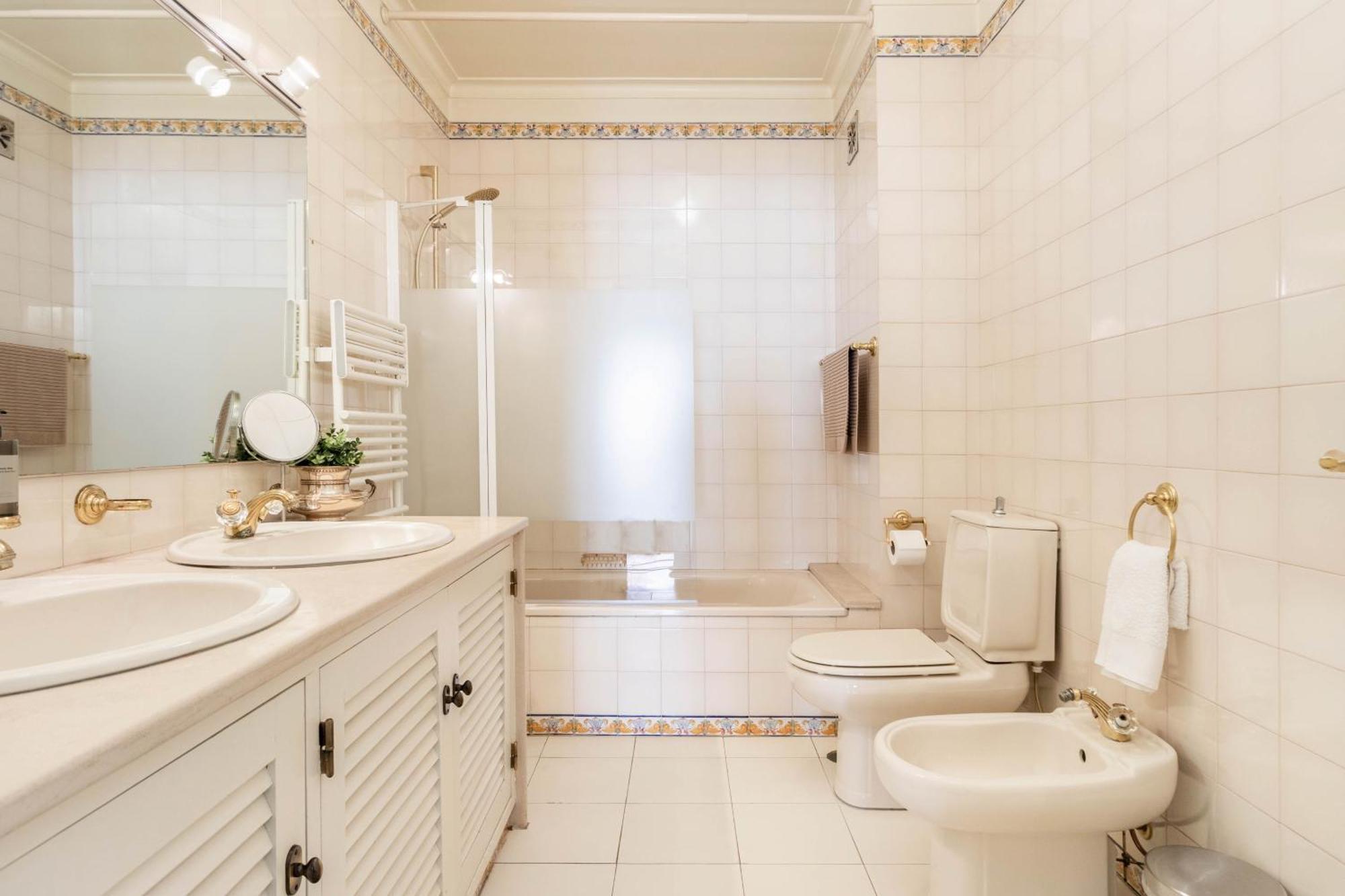 Apartamento With Private Parking
