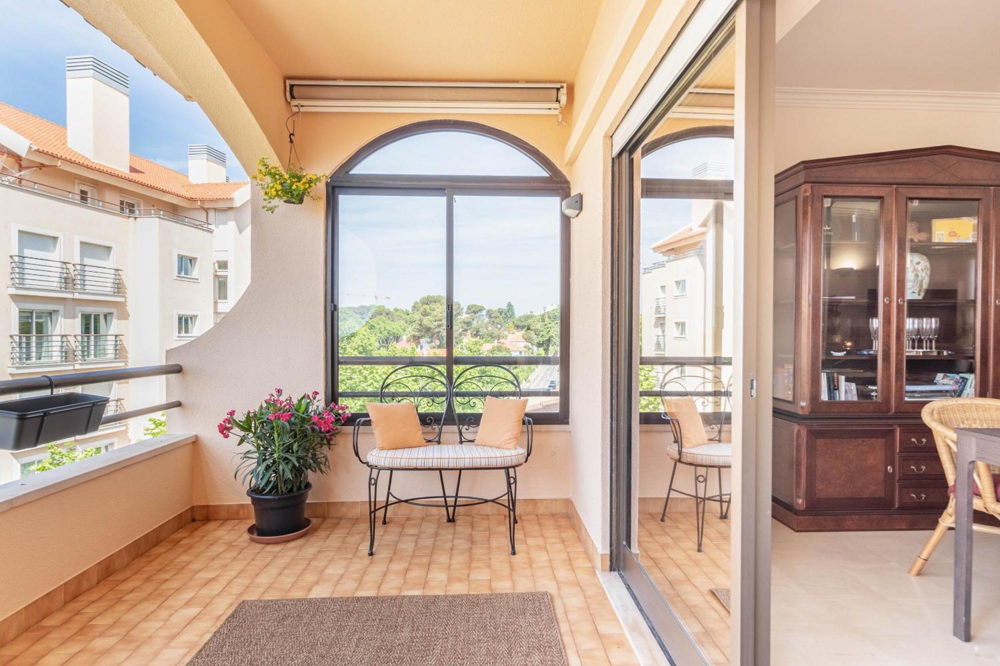 With Private Parking Apartment