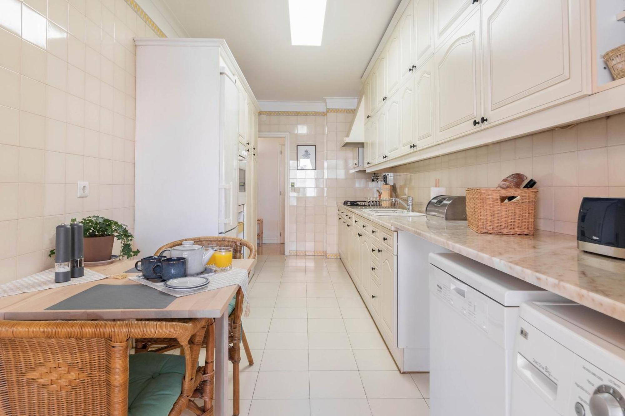 With Private Parking * Cascais