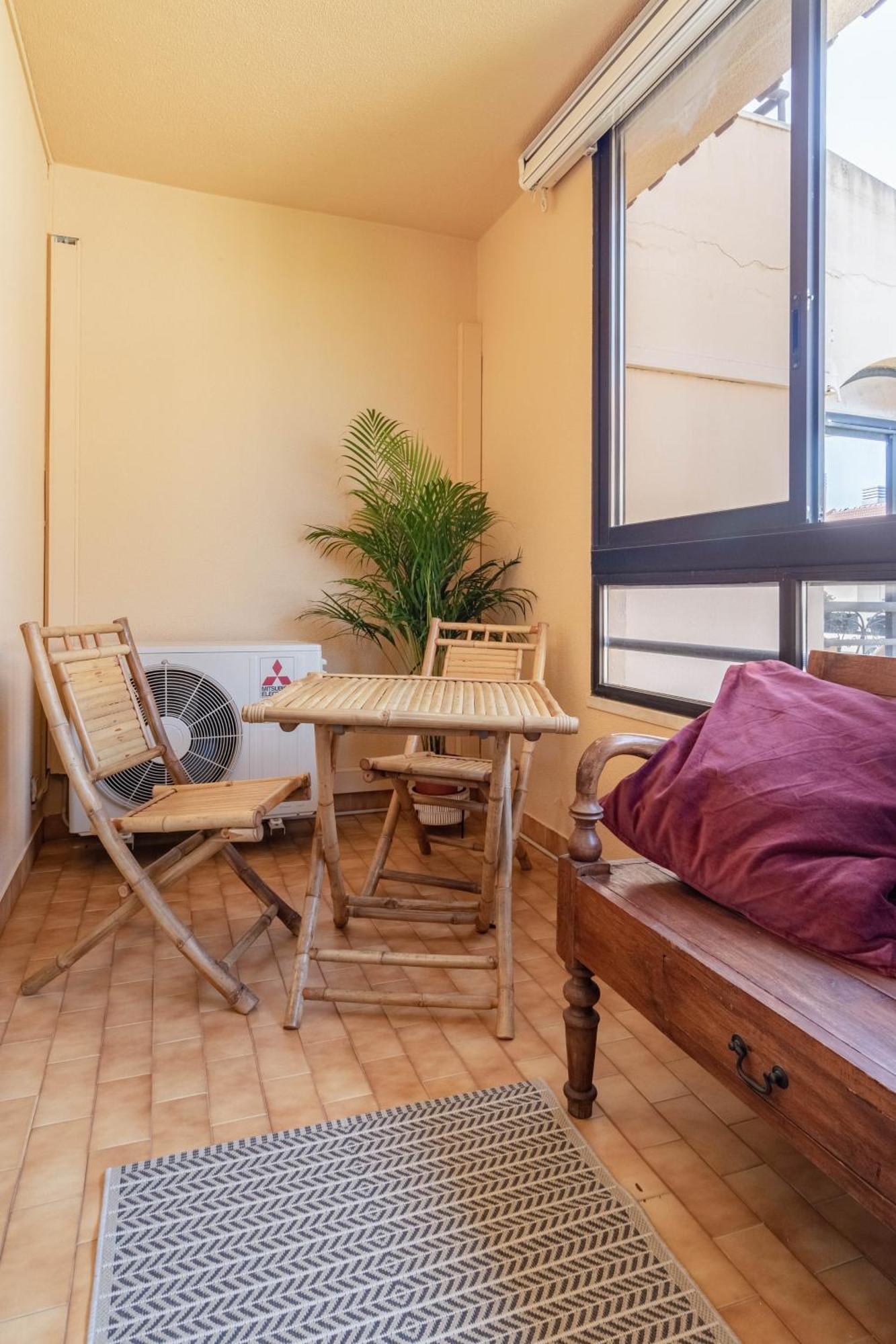 Apartment With Private Parking Cascais