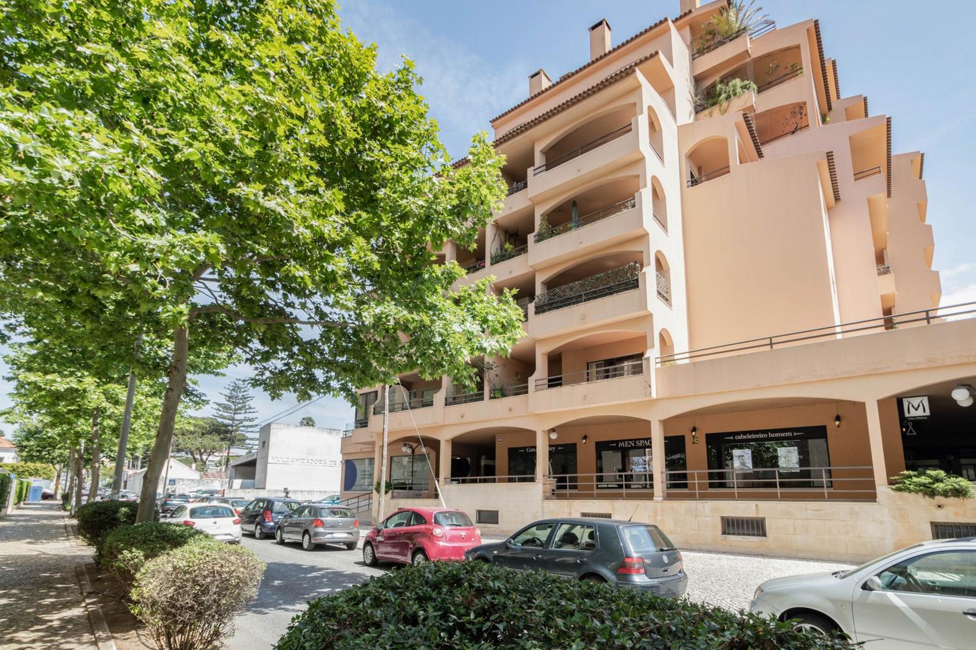 Apartment With Private Parking