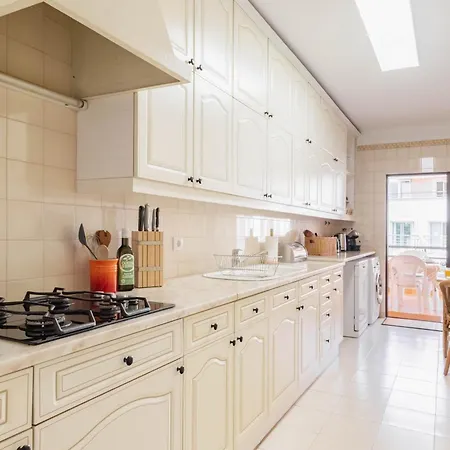 Central Cascais Apartment With Private Parking Exterior photo